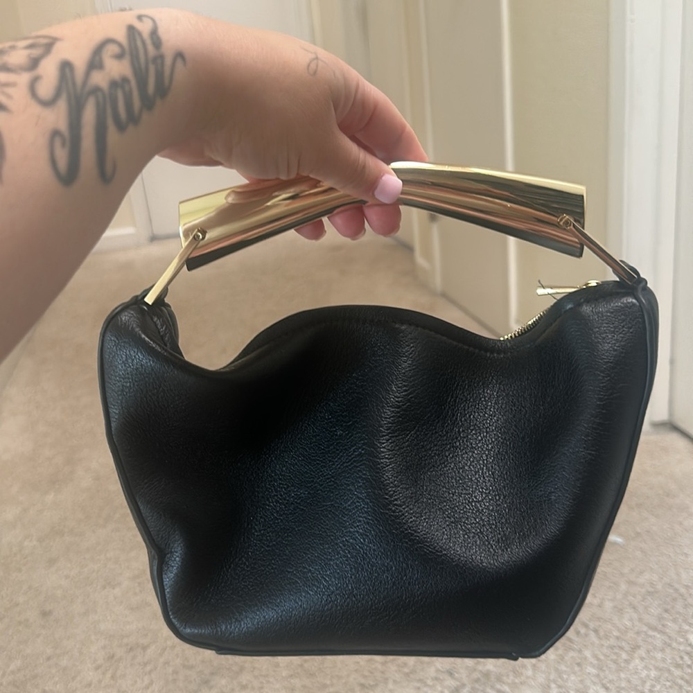 Zara METAL HANDLE BUCKET BAG